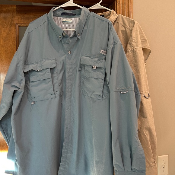 Columbia Men's Lightweight Tan and Blue fishing shirts - Picture 2 of 11